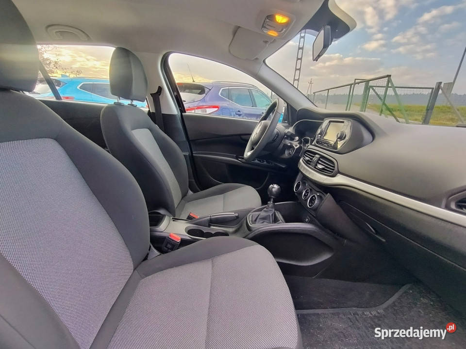 Fiat Tipo 14 95 wyposażenieNiski przebieg II światła do jazdy dziennej Harklowa