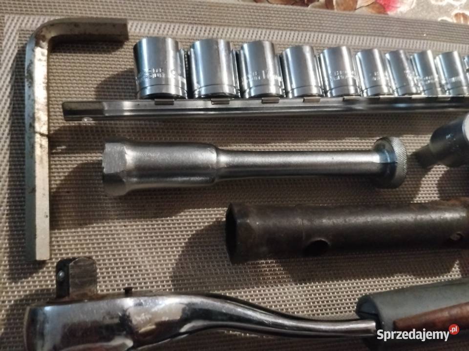 Zestaw kluczy nasadowych i inne Jawor