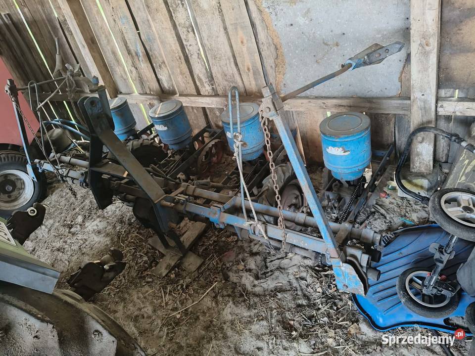 siewnik do kukurydzy nieuszkodzony Siewniki i sadzarki Kolno