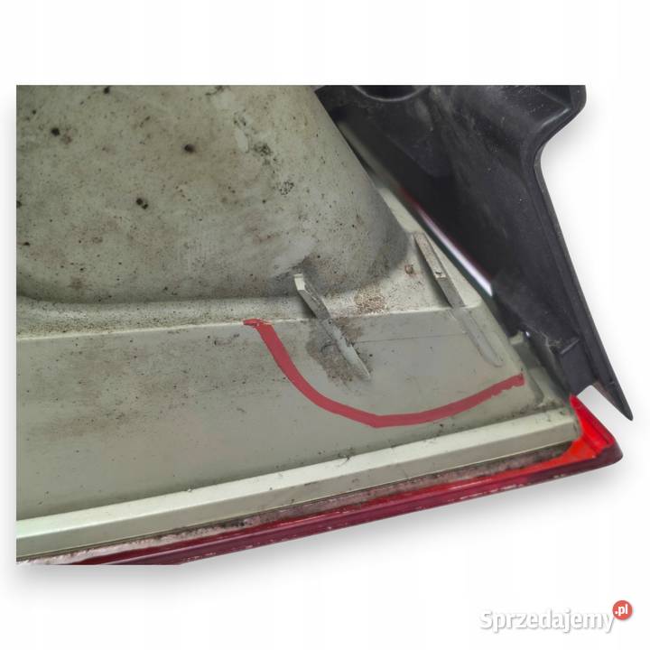 LAMPA PRAWA Volvo V70 III XC70 20072013 tylna Chełm