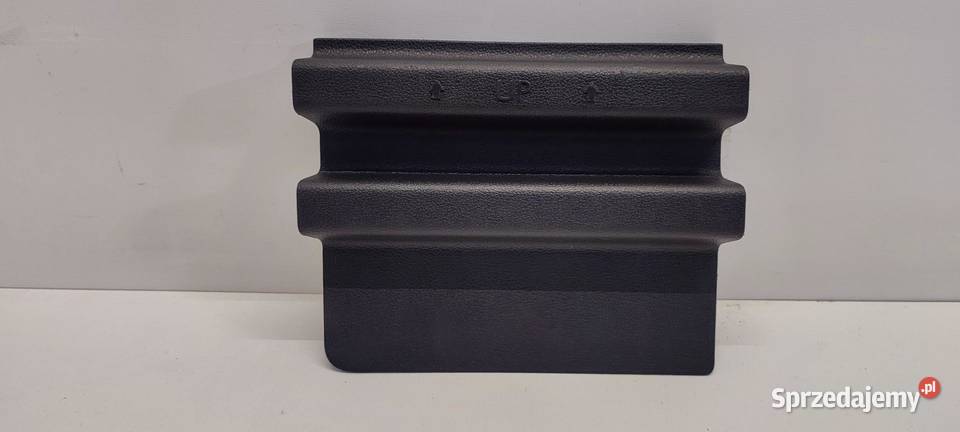 VW TIGUAN II ZAŚLEPKA BOCZKA BAGAŻNIKA PRAWA osobowe dolnośląskie