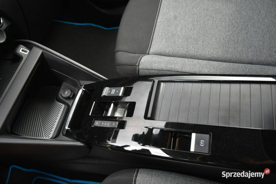 Citroen C4 12 PureTech 130 2022r Automat Navi 4/5