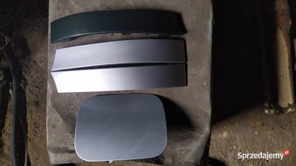 Listwy lamp tylnych Audi A4 B5 LY7W prawa lewa