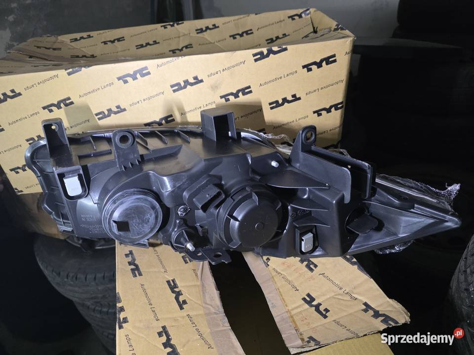 Komplet lamp przednich Renault Megane Świdnica sprzedam