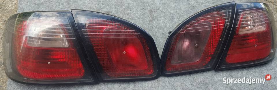 Lampy tył nissan primera P11 osobowe Lampy tylne