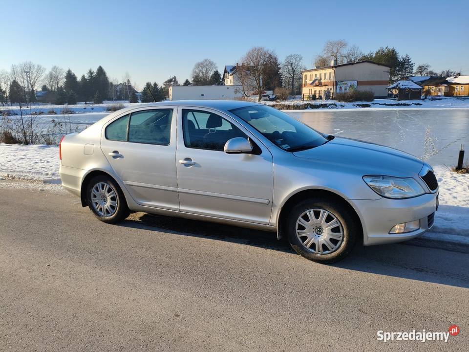 Skoda Octavia 14 TSI 1 właściciel 14 lat srebrny