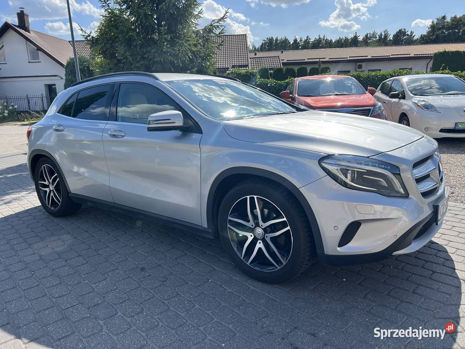 MercedesBenz GLA 200 16 benzyna 156 2015 manual srebrny Dolna Grupa