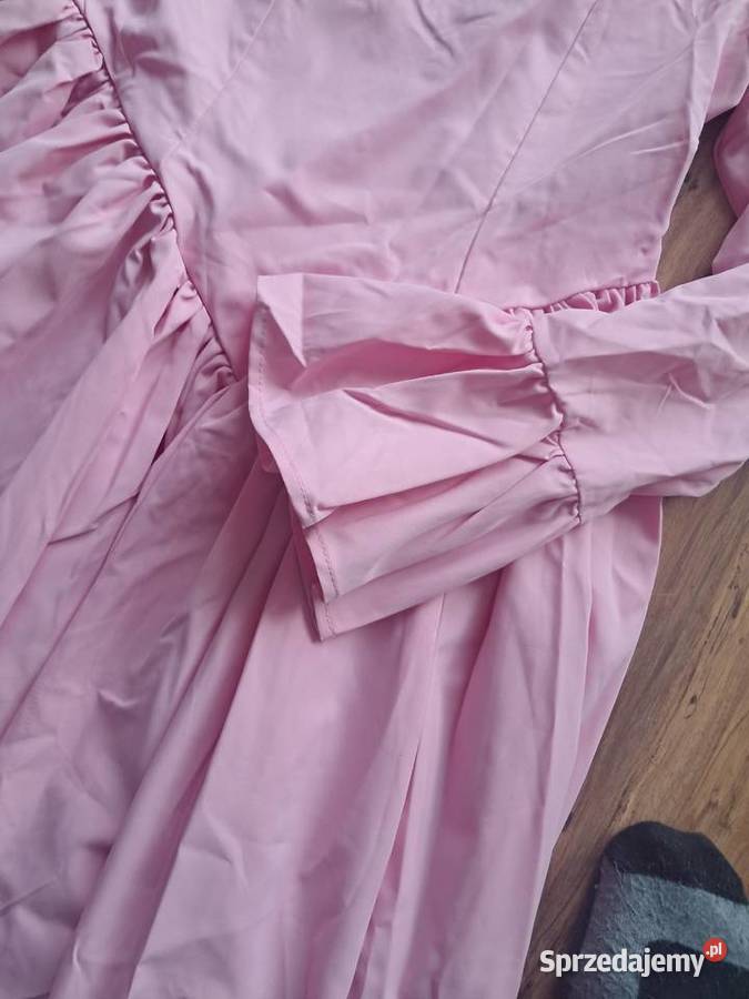nowa różowa sukienka wiązana z tyłu gorset świętokrzyskie Sandomierz