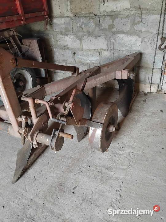 Sprzedam pług 3 skibowy 721 761 046 nieuszkodzony Pługi Budziszewice