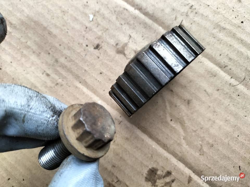 GOLF 2 JETTA 2 AUDI 80 B3 B4 16 18 049105263C Kamień-Kolonia