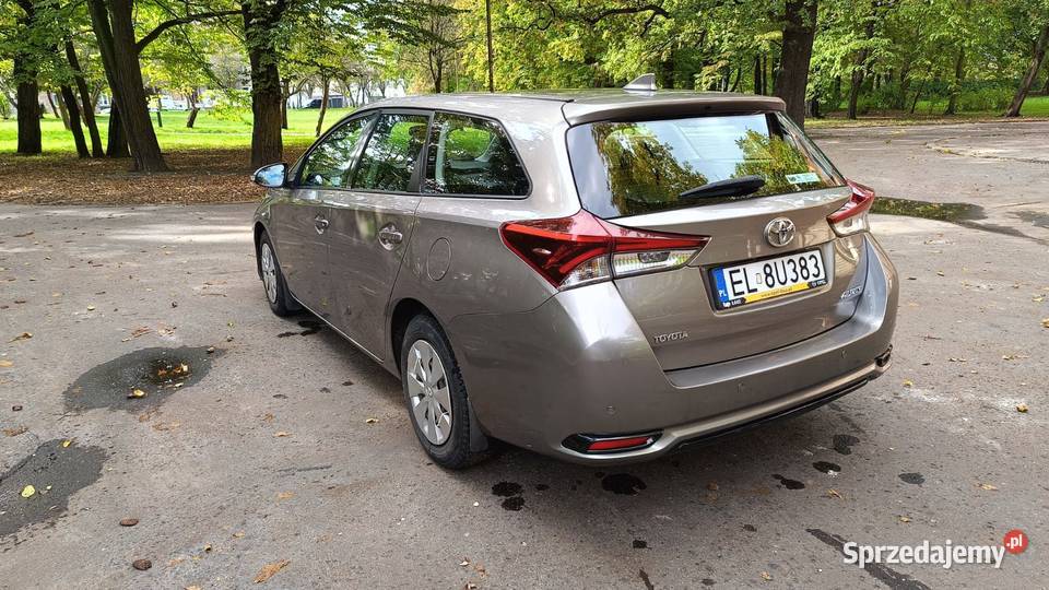 Toyota Auris benzynagaz lift 2015 salon Polska łódzkie