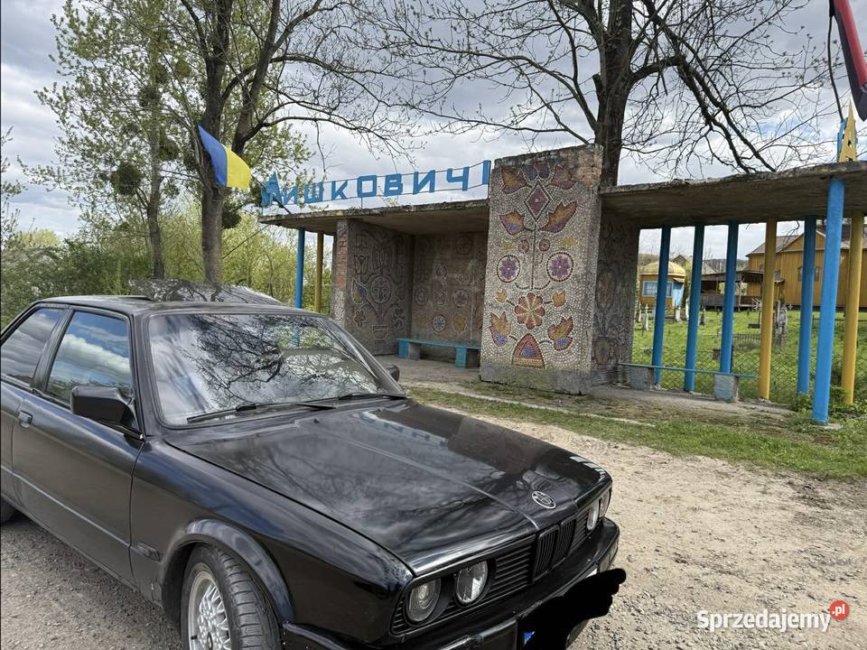 BWM Seria 318 E30 Coupe 1986 Rok produkcji 1986