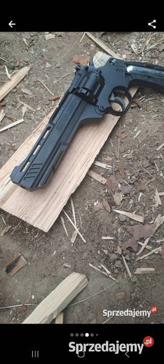 sprzedam pistolet gazowy Sporty strzeleckie i myślistwo Wawrzeńczyce