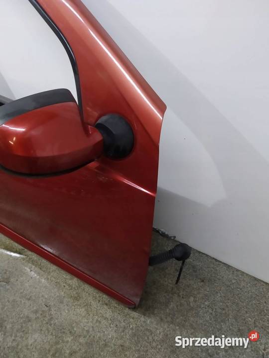 DRZWI PRAWE PRZÓD TEB76 Dacia Sandero I 20082012
