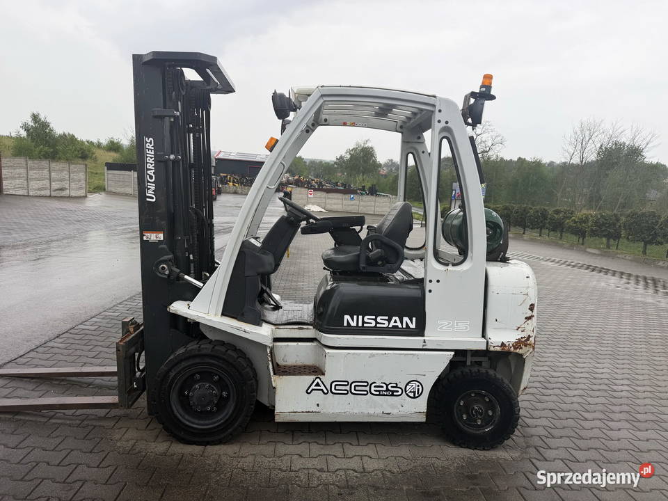 wózek widłowy NISSAN FG25 Triplex 49m przebieg łódzkie Działoszyn