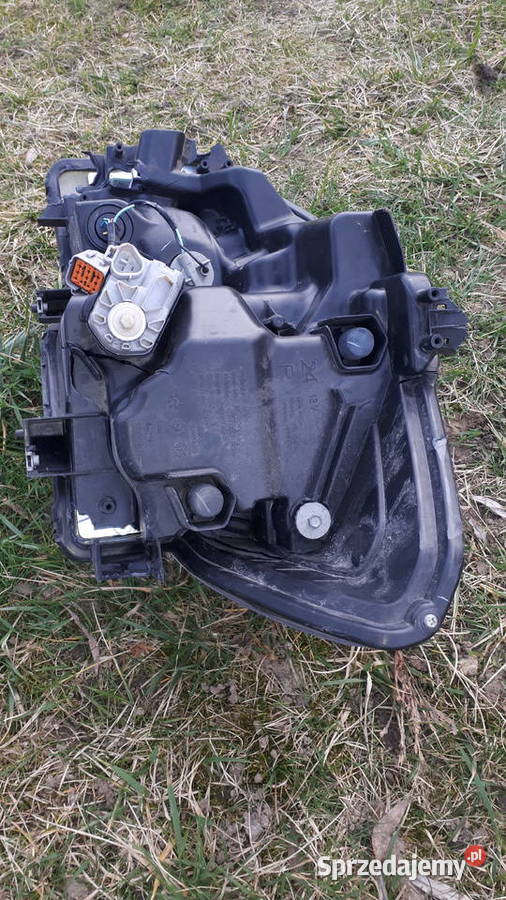 Lampa prawy przód Suzuki SX4 scross 2020 r prawe mazowieckie Karczew
