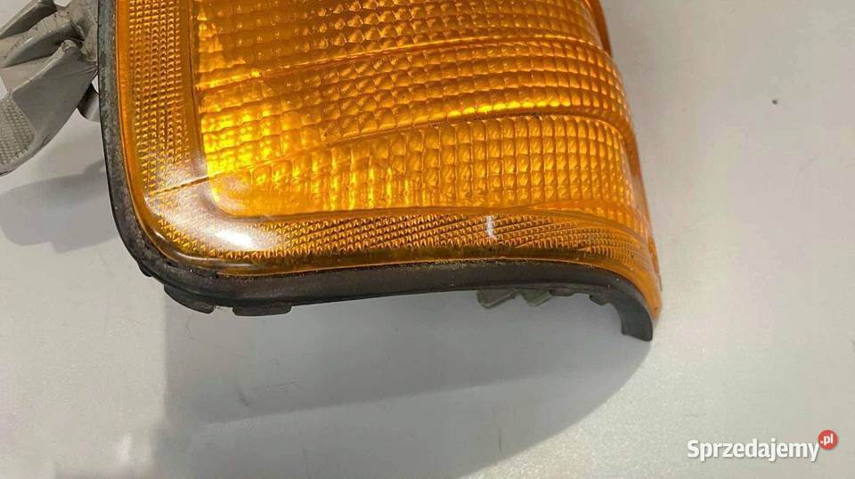 MercedesBenz E W124 Kierunkowskaz przedni Hella sprzedam