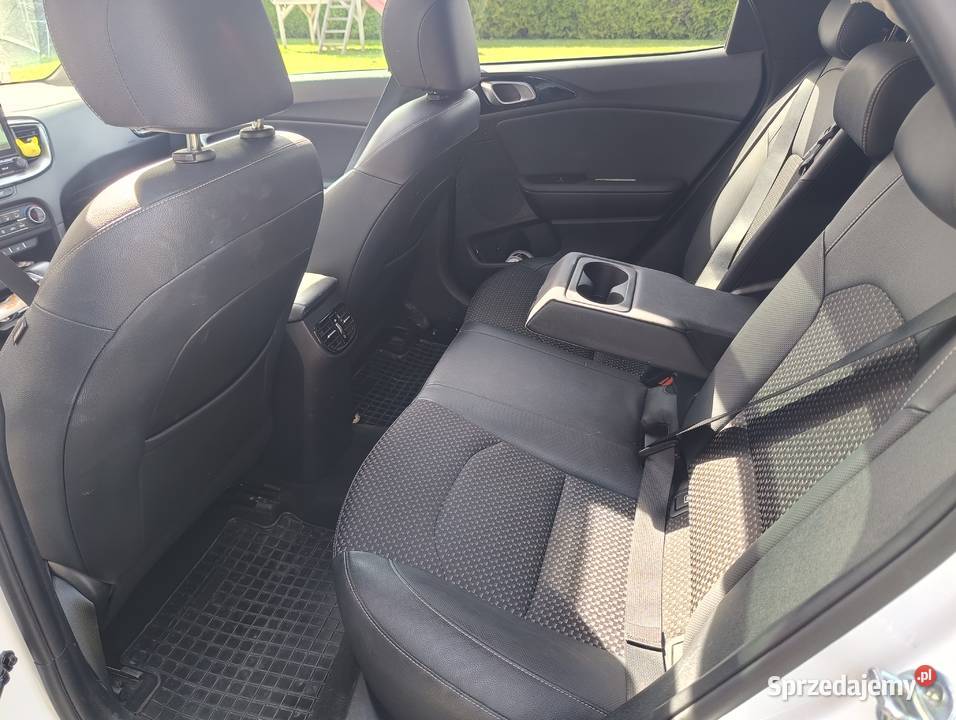 Kia xcced salon poska Trzyciąż