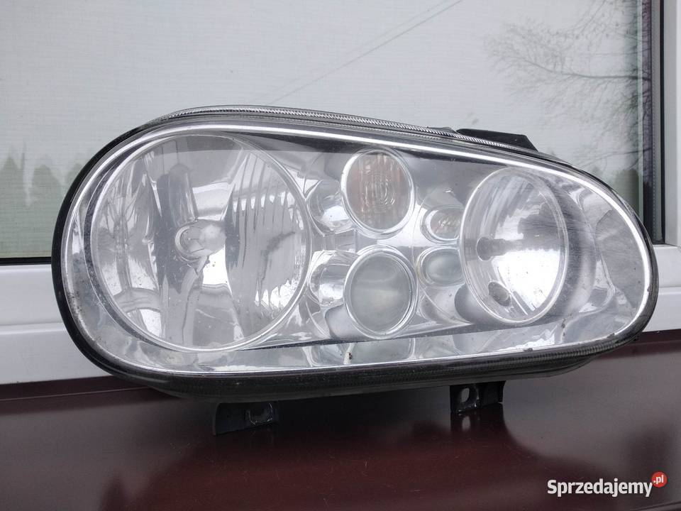 VW Golf IV 4 lampa przednia prawa reflektor Lampy przednie łódzkie Sieradz sprzedam