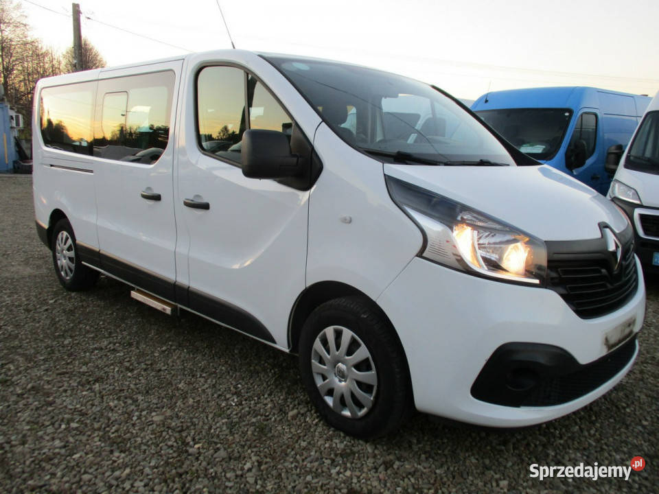 Renault Trafic 16 DCI 125 L2H1 9 osób FV23 III diesel Dębica sprzedam