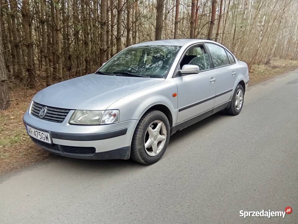 Sprzedam volkswagena passata B5 długie opłaty na 1600cm3 mazowieckie Potworów