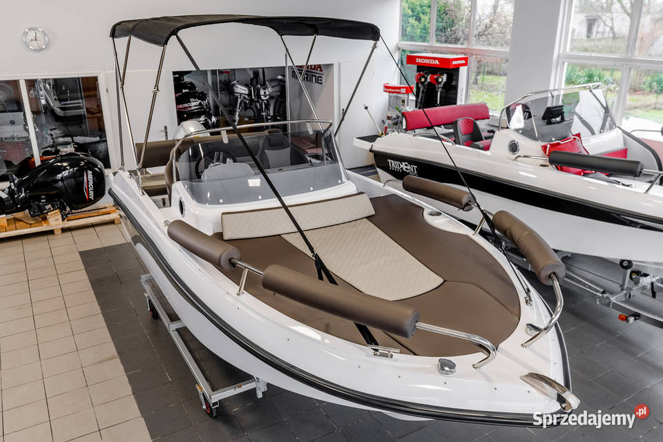 ŁÓDZ MOTOROWA SUNDECK 530 KABINOWA Z PRZYCZEPĄ Wrocław