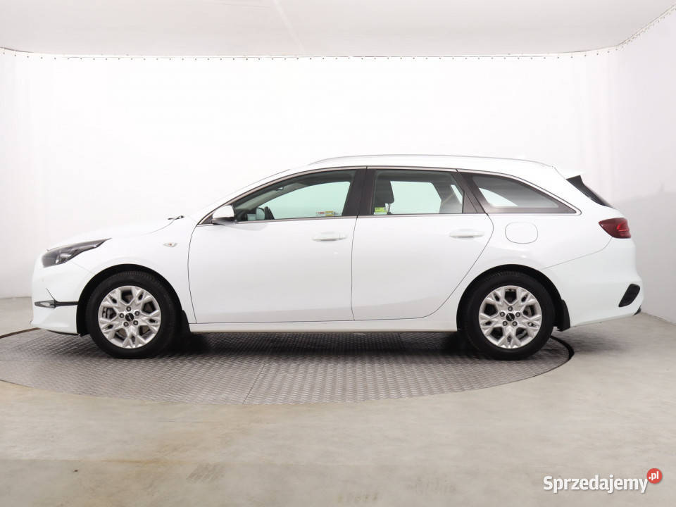 Kia Ceed 15 TGDI Rok produkcji 2022 Cee'd Katowice