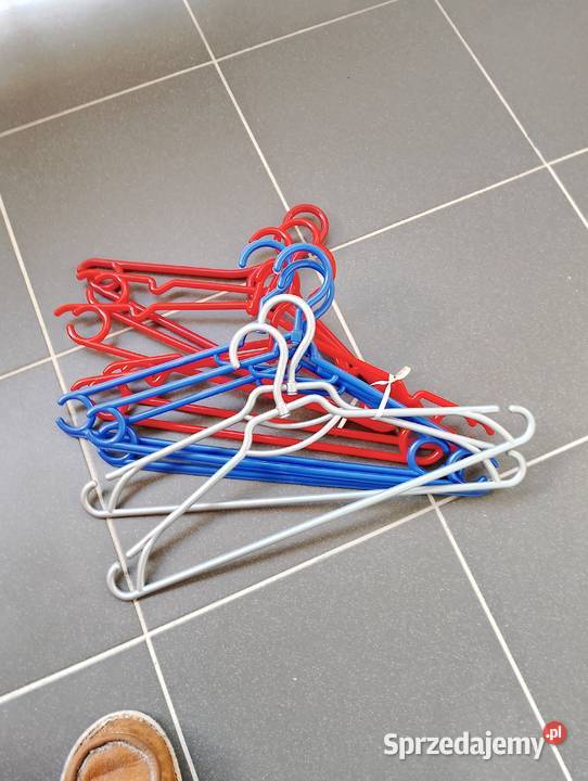 wieszaki ubraniowe plastikowe 10 Suwałki