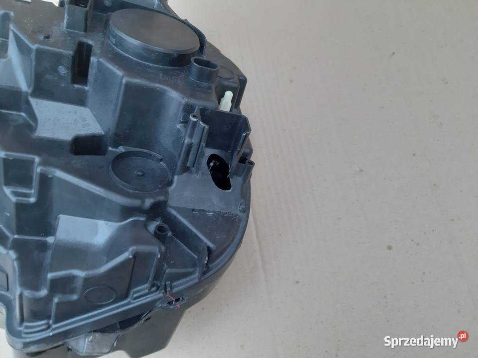 CITROEN C4 III REFLEKTOR PRAWY LAMPA PRAWA Lampy przednie Trzciel sprzedam