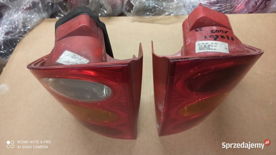 Peugeot 1007 lampy tył lewa prawa lampy tylne Oświetlenie