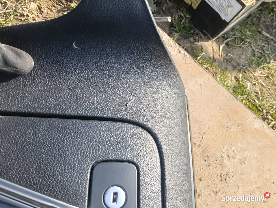 Schowek pasażera golf 6 Wąwolnica