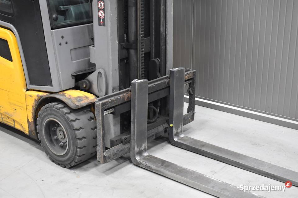 Wózek widłowy JUNGHEINRICH EFG 220 2000 udzwigu Czechy