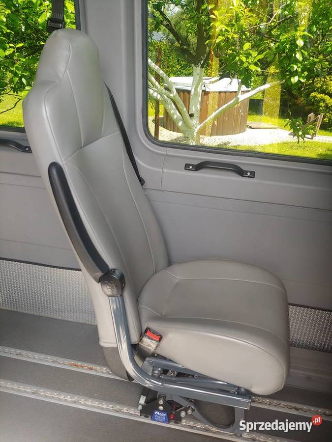 Sprzedam fotelkoziolek do busa smartfloor Fotele i kanapy Jawiszowice sprzedam
