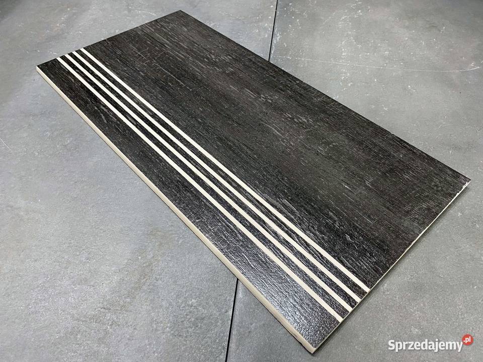 Drewnopodobne płytki na schody GRAFIT 30x60 Łask