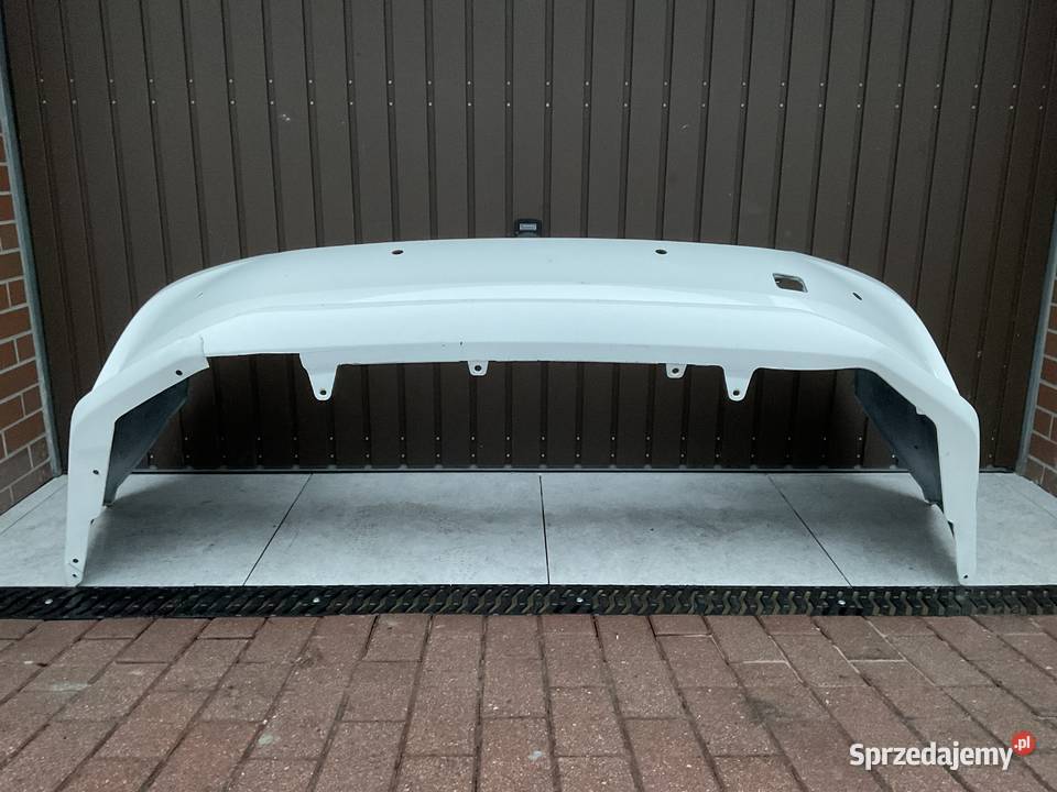 Toyota Corolla E21 Sedan Zderzak Tył Pleszew