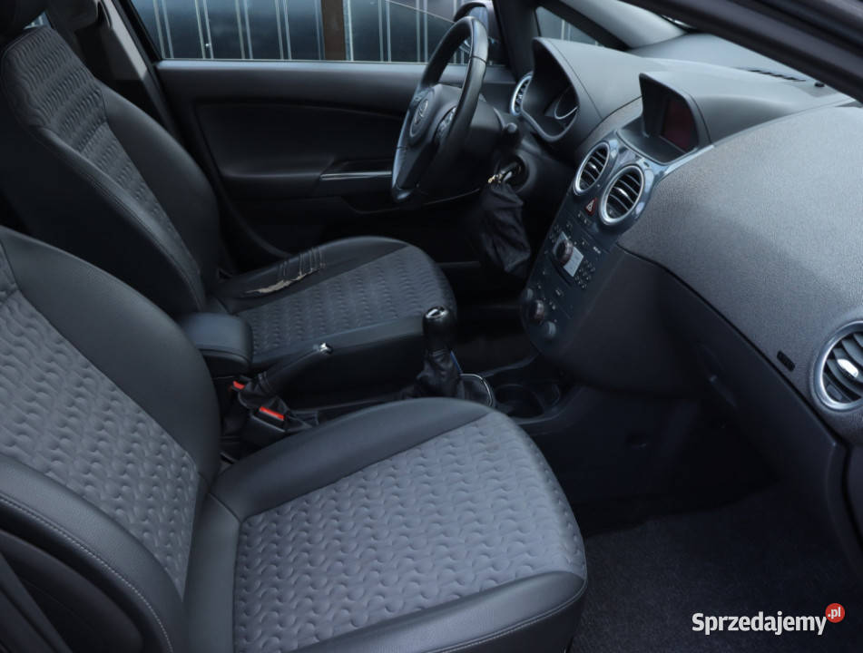 Opel Corsa 14 skórzana tapicerka Piaseczno
