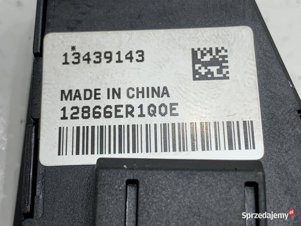 PRZEŁĄCZNIKI KIEROWNICY OPEL CORSA E 13439143 osobowe
