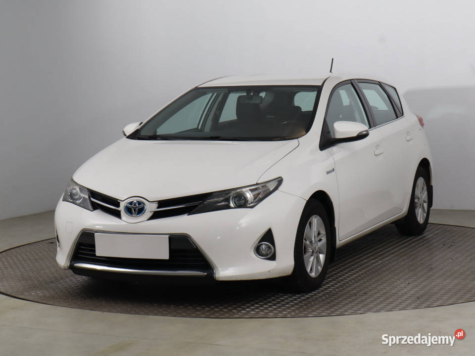 Toyota Auris Hybrid isofix Bielany Wrocławskie