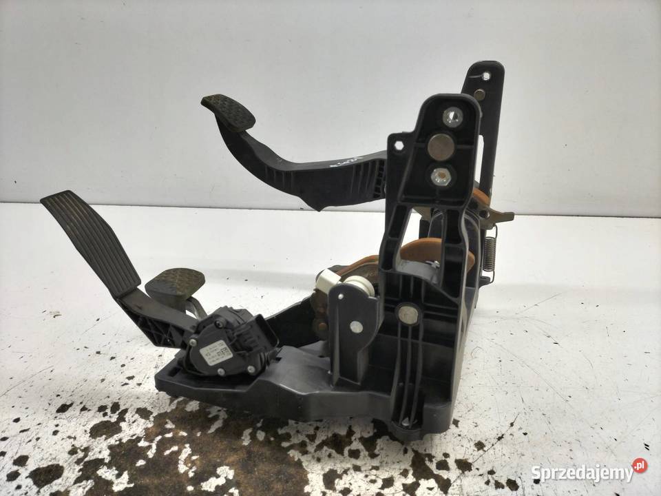 PEDAŁ HAMULCA SPRZĘGŁA GAZU KOMPLET 13354331 Części samochodowe świętokrzyskie