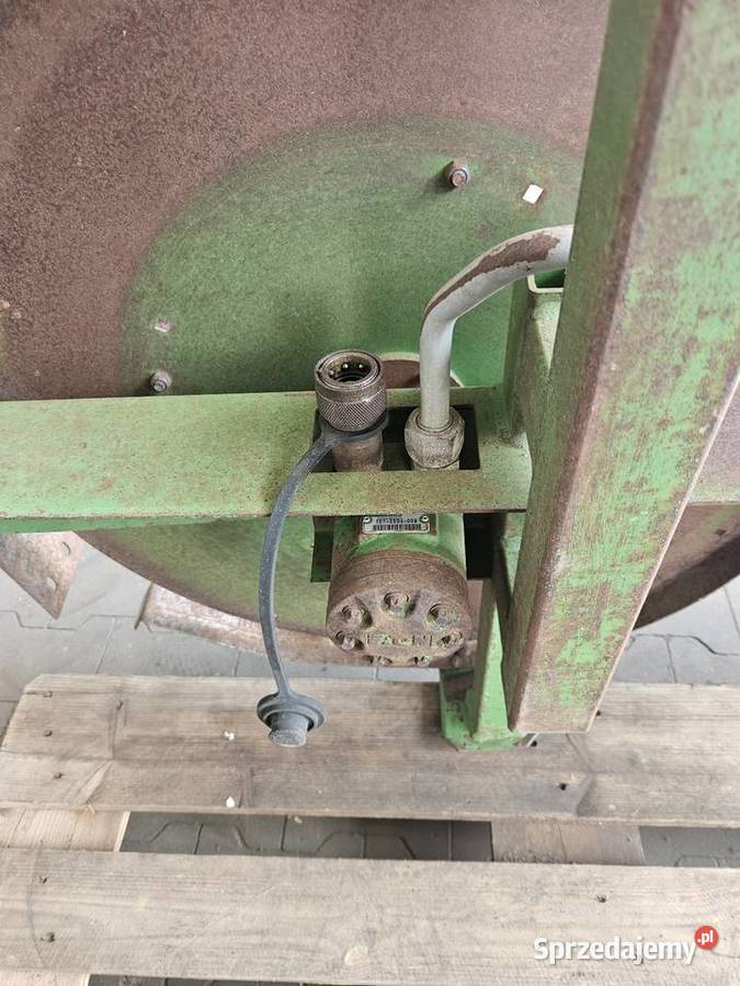 Rozpylacze plew John Deere WTS Piechocice