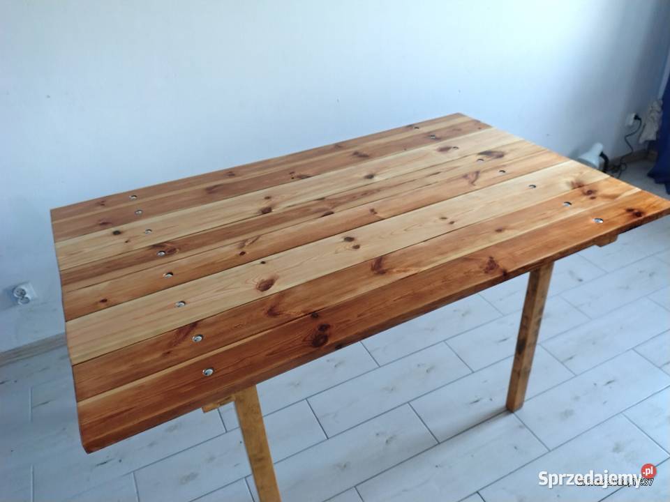 Sprzedam stół PRL z nowym drewnianym blatem sprzedam