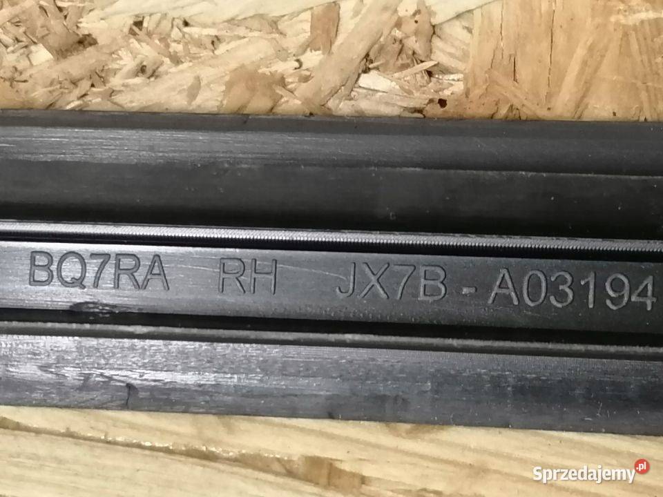 FORD FOCUS MK4 18 LISTWA SZYBY PRAWY PRZÓD Pleszew
