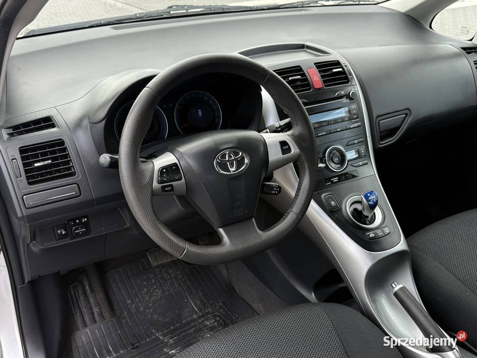 Toyota Auris 18 Hybrid Bezwypadkowa 1 właściciel lakier metallic mazowieckie Warszawa sprzedam