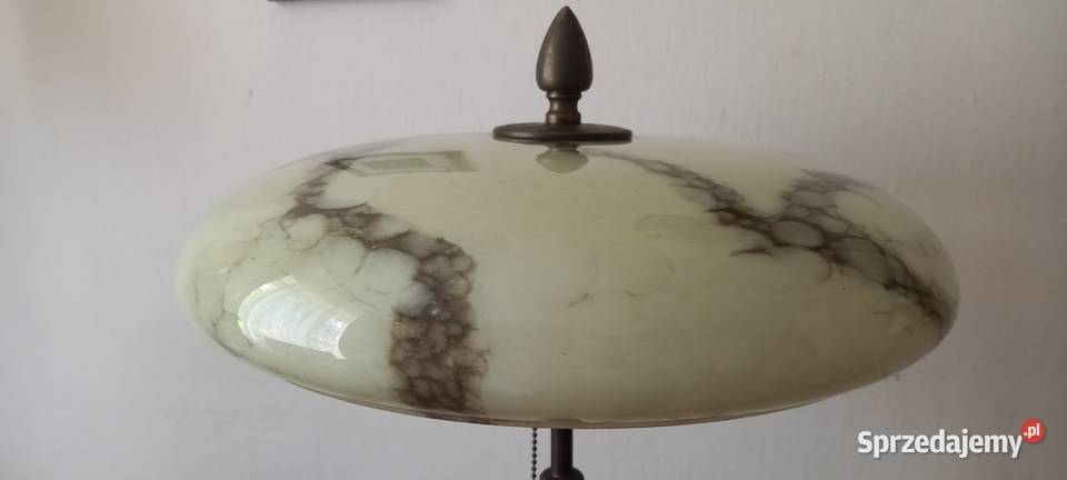 Elegancka mosiężna lampa podłogowa z dużym
