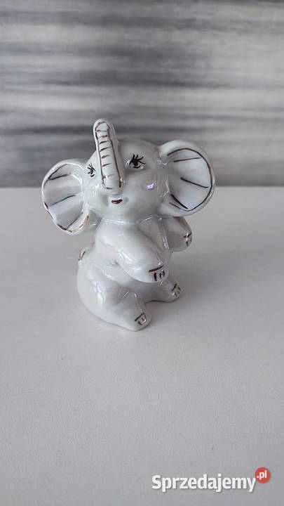 Biały słonik z porcelany