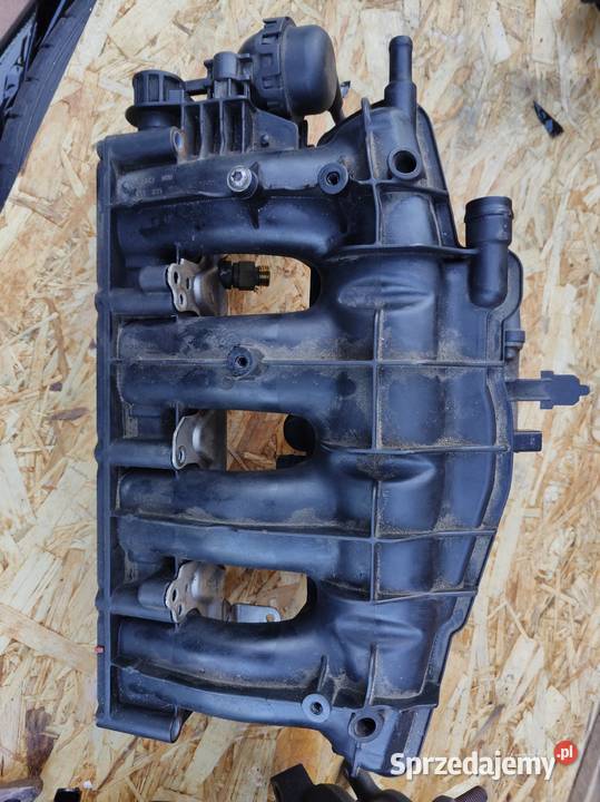 Kolektor ssacy Audi vw 20 tsfi 06133185bm Silniki i osprzęt Części Mielec