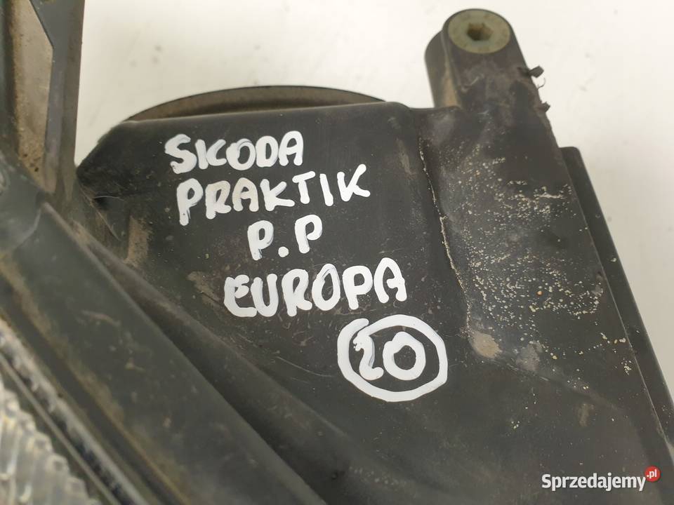 LAMPA PRAWA Skoda Praktik Roomster Fabia II
