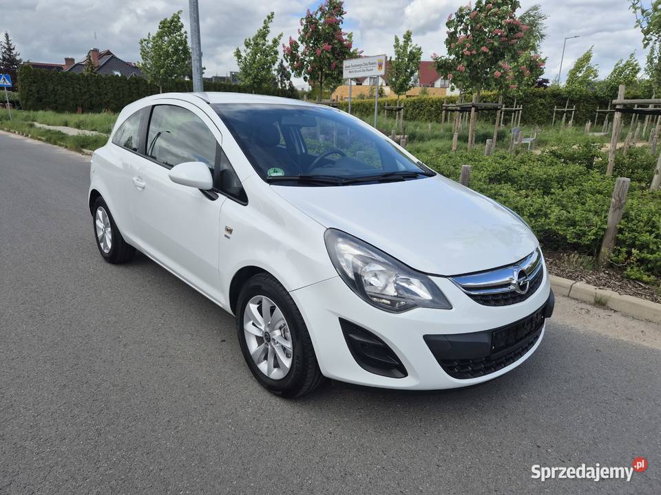 Opel Corsa 14 nawigacja kamera klima serwisowany wielofunkcyjna kierownica Warszawa