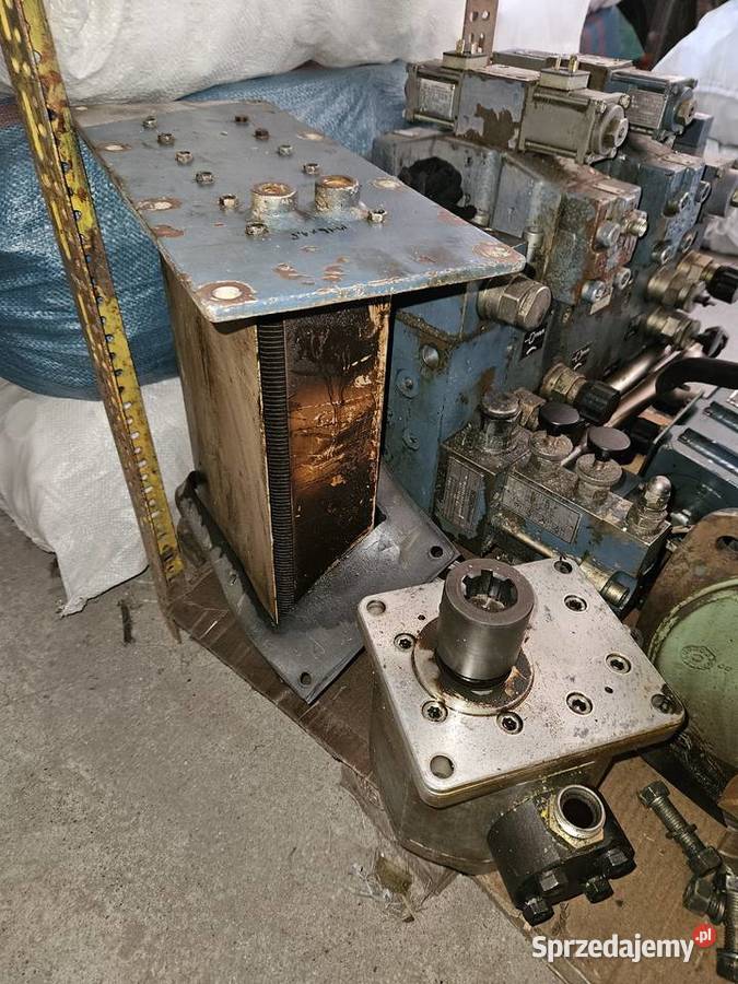 Częsci do wtryskarki Kuasy 10532 Produkcja Kamostek