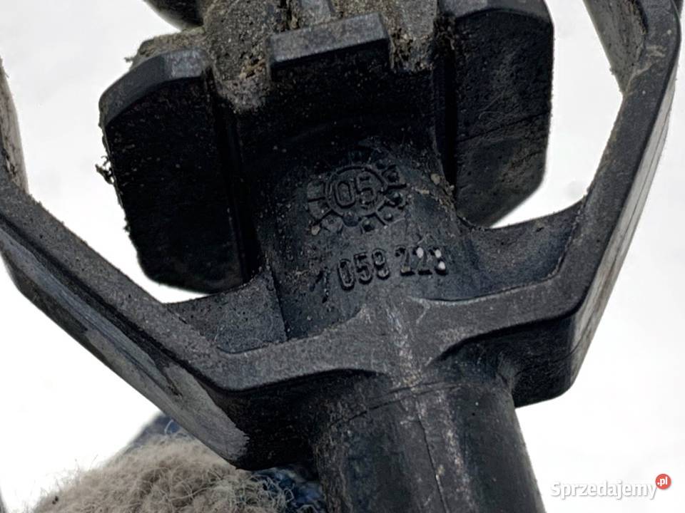 SPRYSKIWACZ REFLEKTORA PRAWY PRZÓD BMW E64 osobowe podkarpackie